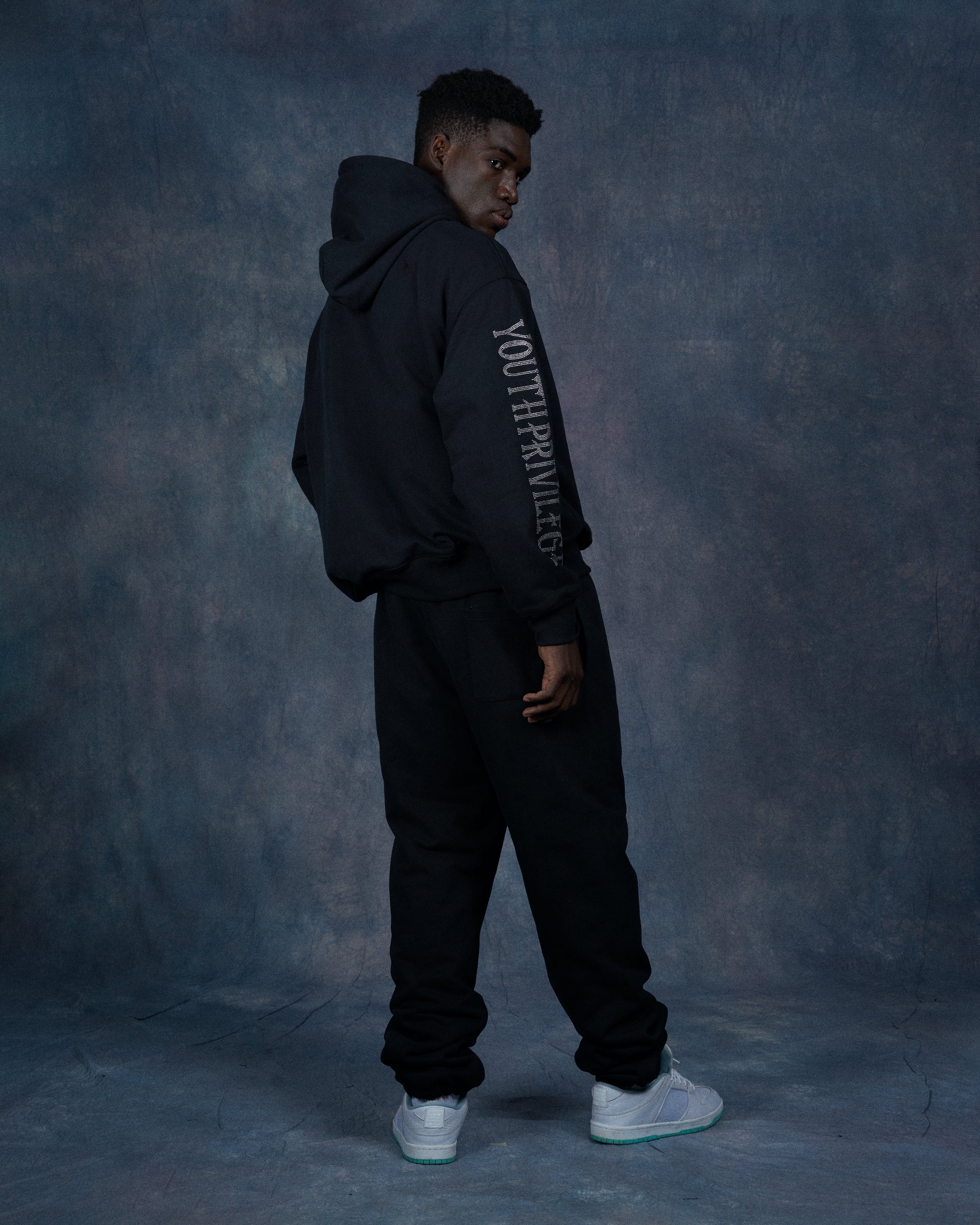YP LOOOKBOOK0380